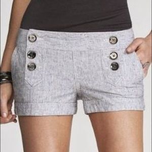 Express sailer shorts linen size 8